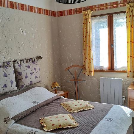 Bed and Breakfast La Pinede De Manon Barjols Exterior foto