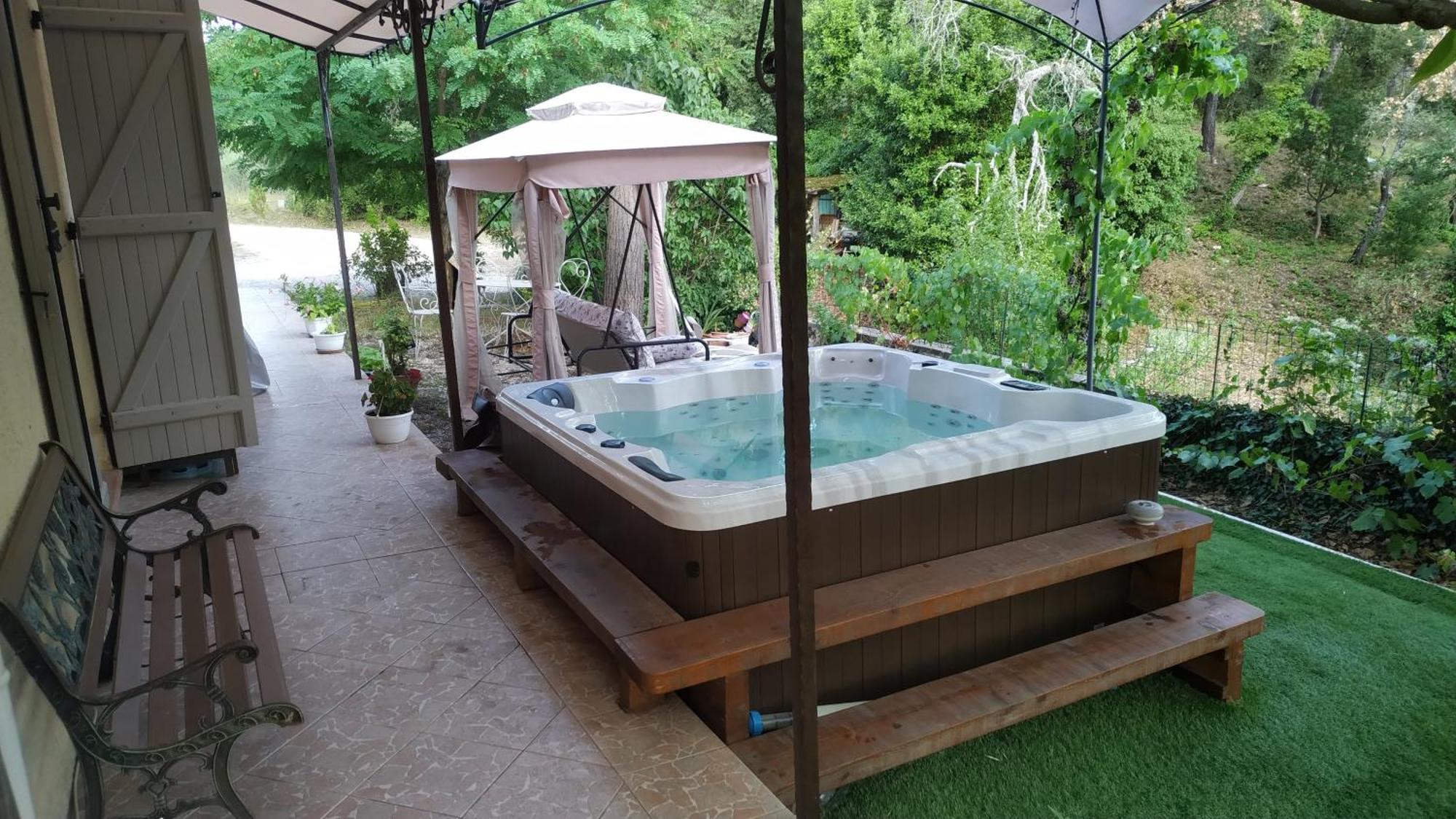 Bed and Breakfast La Pinede De Manon Barjols Exterior foto